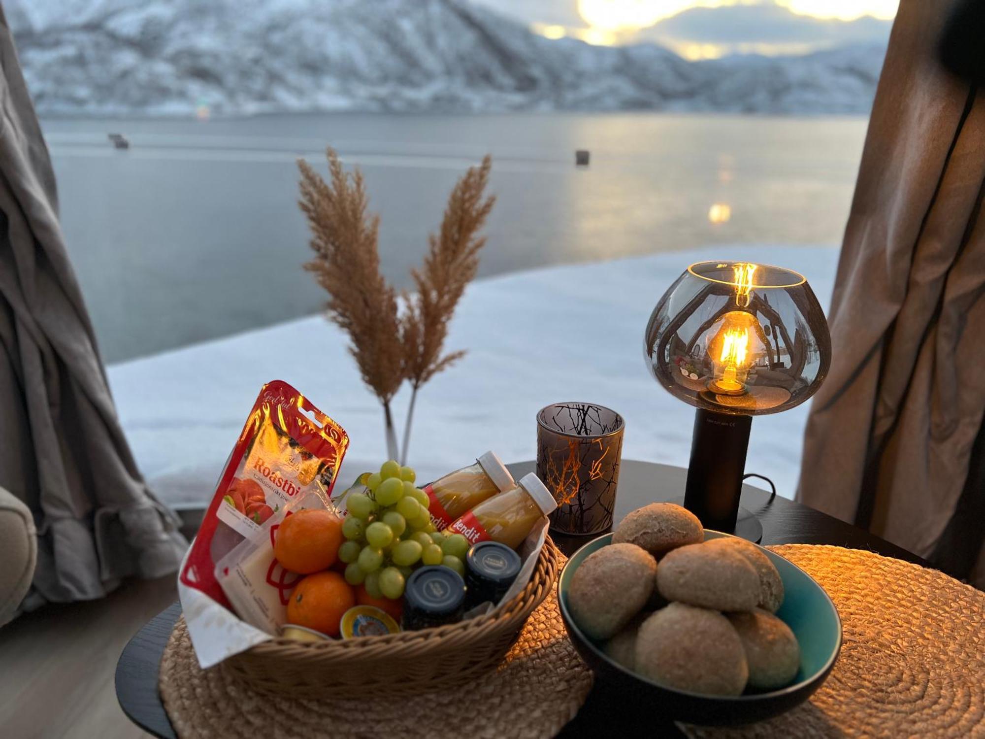 Lofoten Glampingdome Myrland Eksteriør bilde